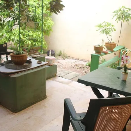House & Garden Near Sea *